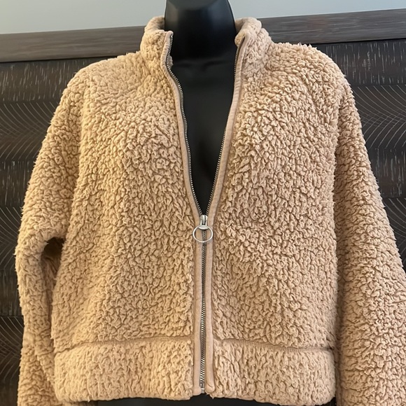 Hollister XS fleece zip up crop jacket - Picture 3 of 9